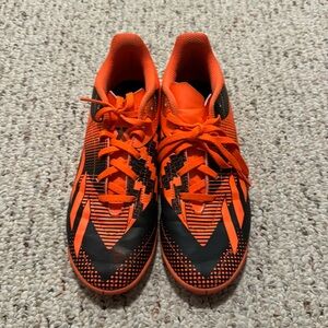 Youth size 5 Indoor Messi adidas soccer shoes